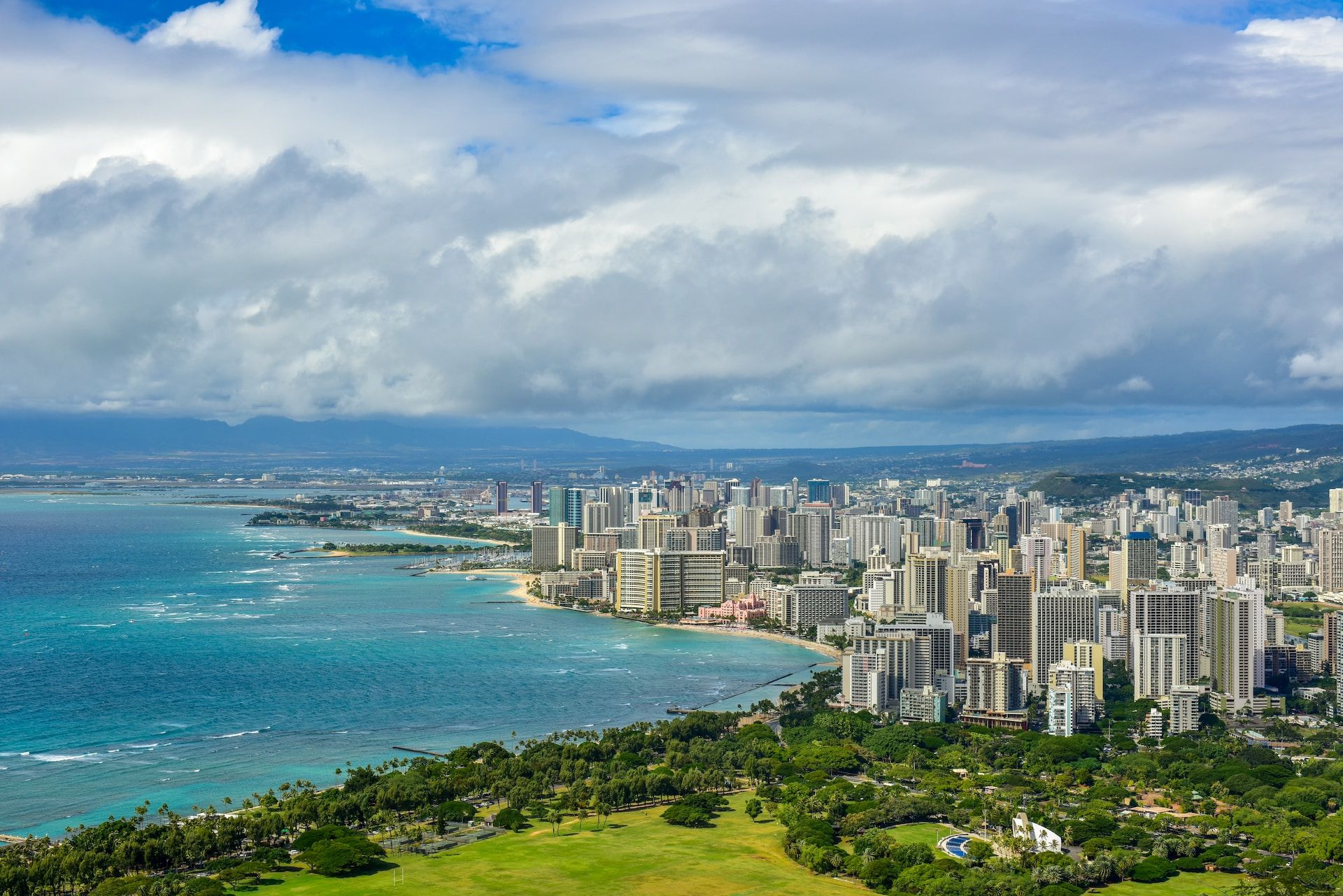 this-college-campus-is-the-oldest-most-beautiful-in-hawaii