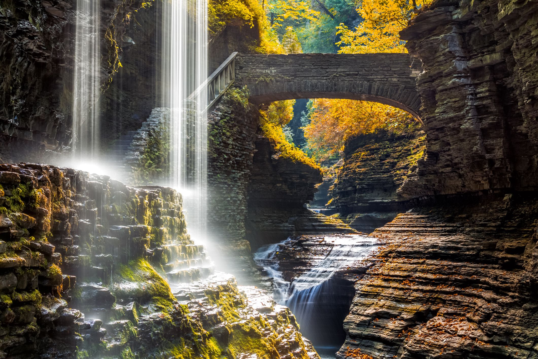 Cachoeira Watkins Glen State Park no norte do estado de Nova York