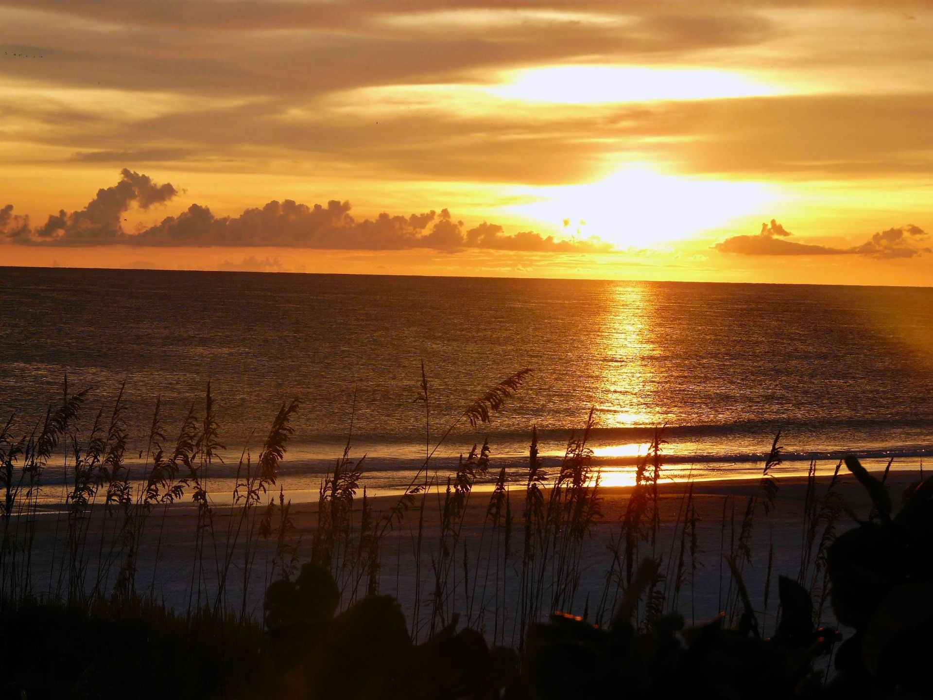 A beautiful sunset from a beach at Anna Maria Island, Florida.