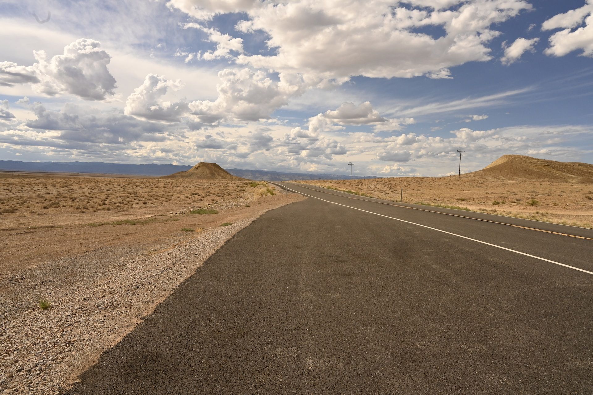 Deserted scenic byway in Utah