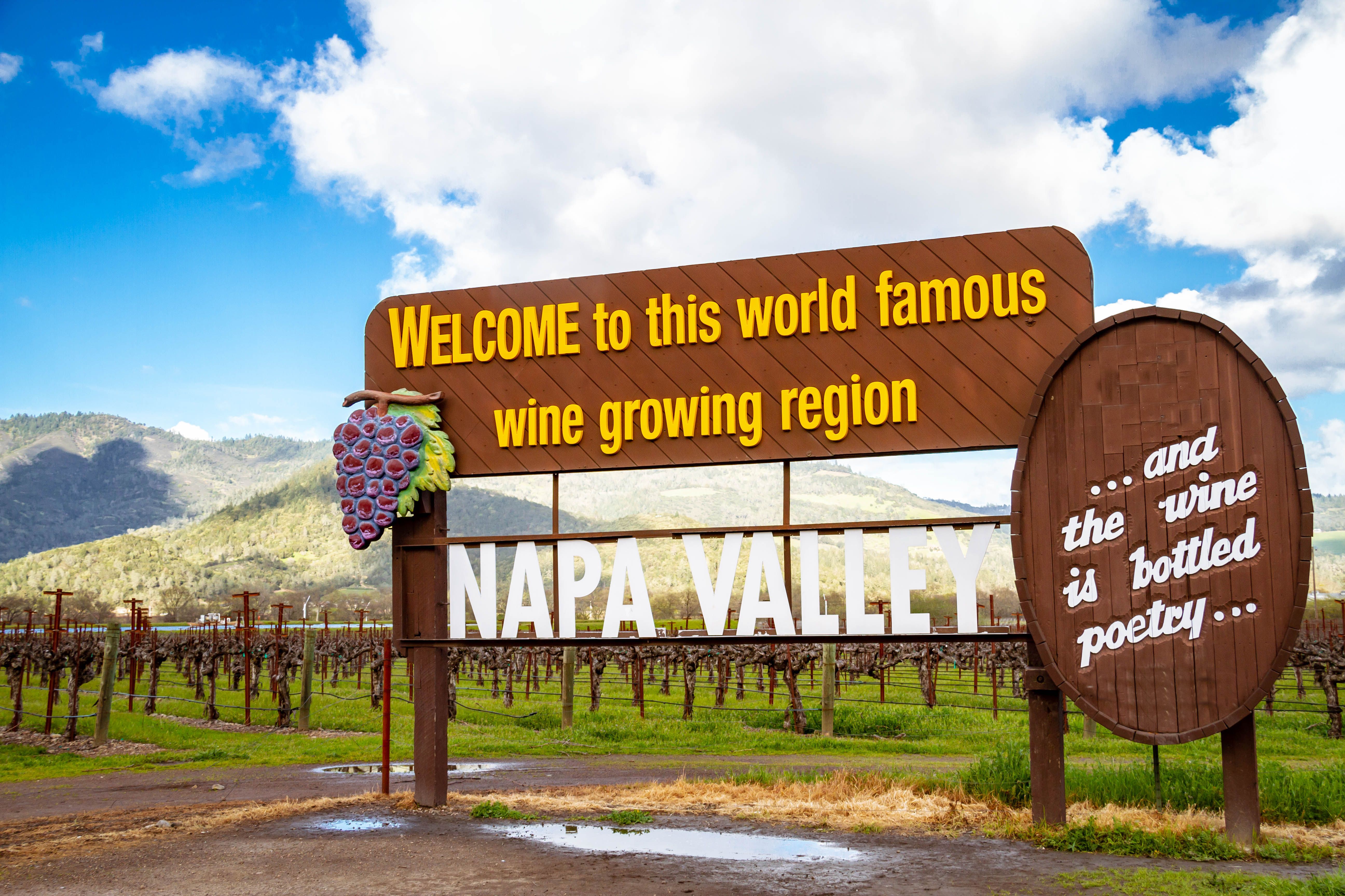 Napa Valley wine growing region welcome sign
