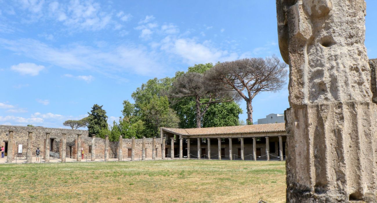 Comment voir la caserne des gladiateurs de Pompéi, où les soldats ...