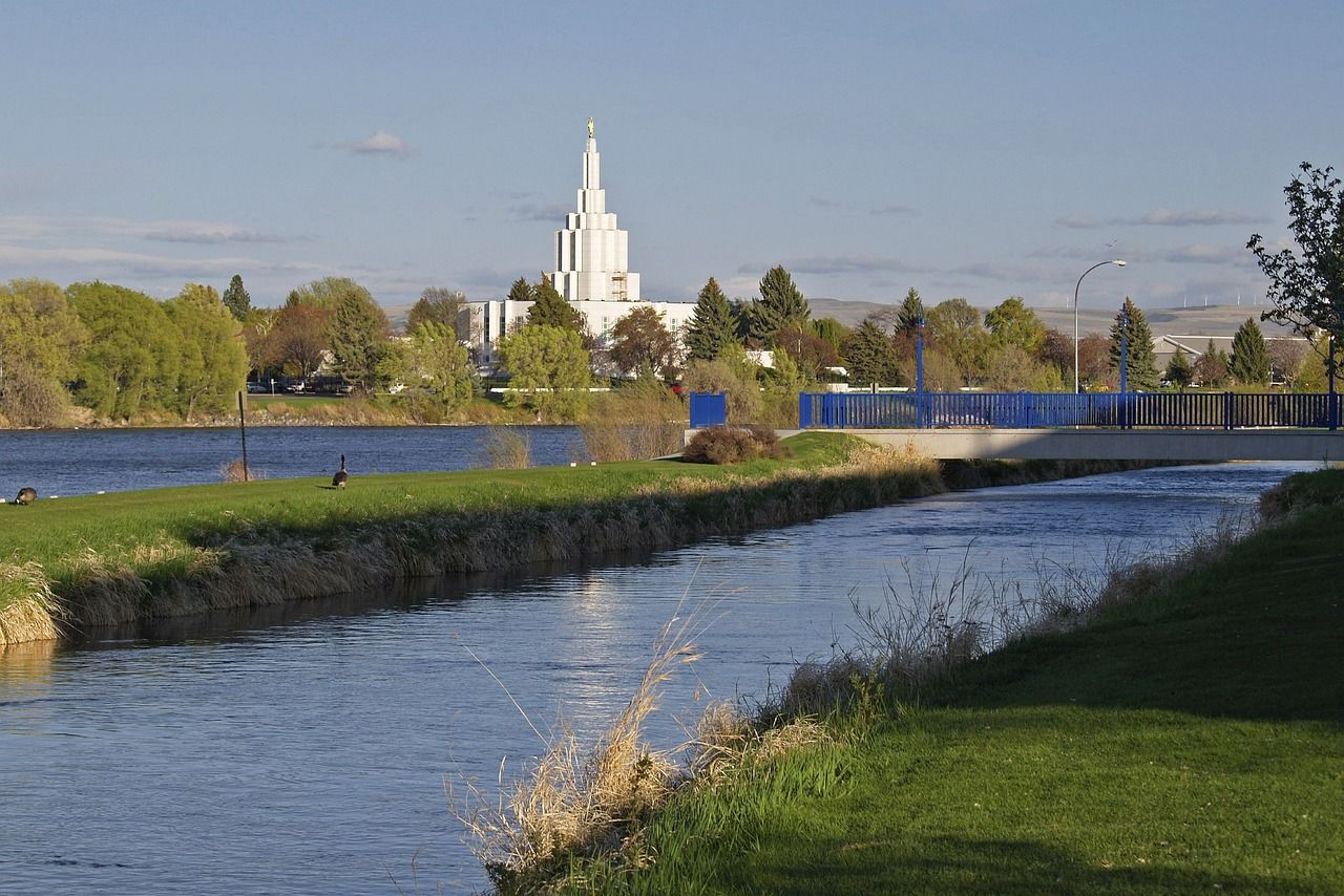 River canal and Mormon Temple in Idaho Falls