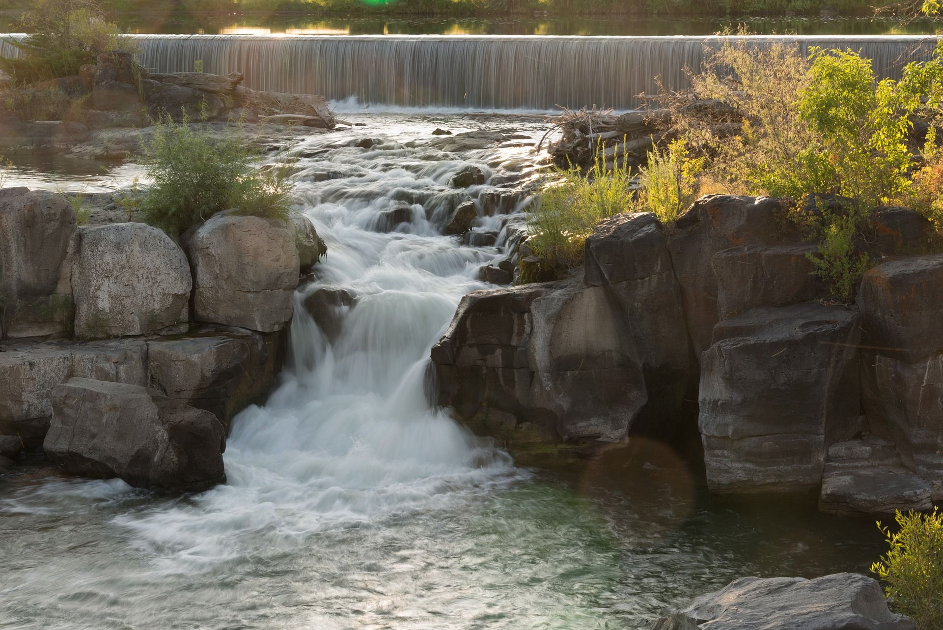 Idaho Falls, Idaho, has several natural falls, cascades, and rivulets in  the Snake River that runs through town