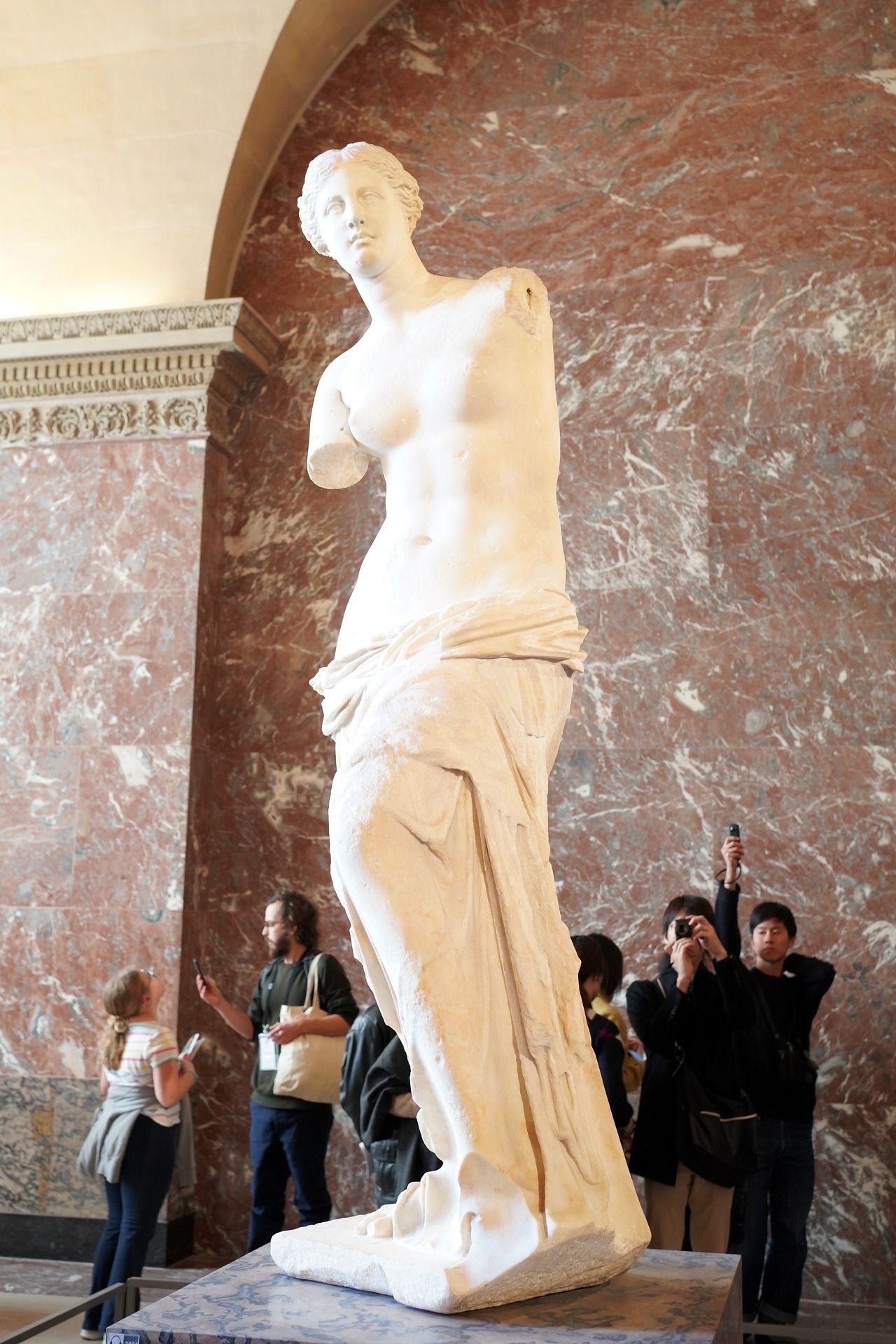 Sculpture Venus de Milo Louvre Museum