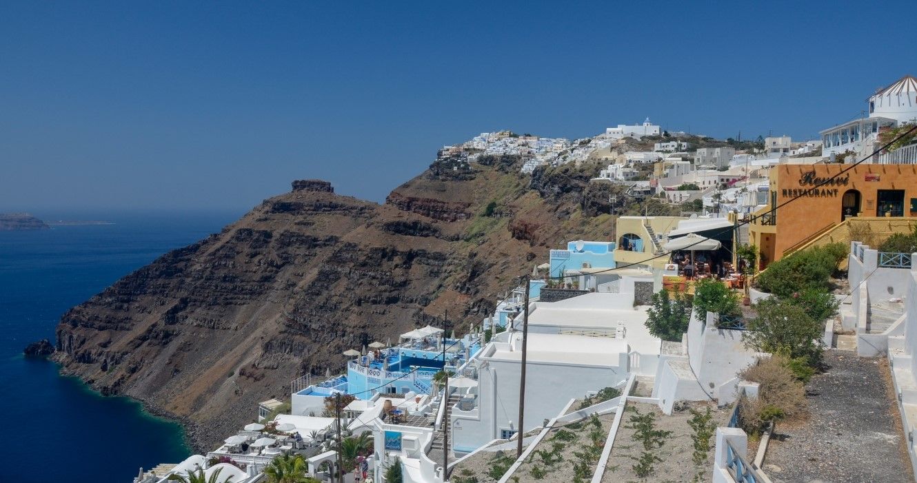 10 best resorts in santorini
