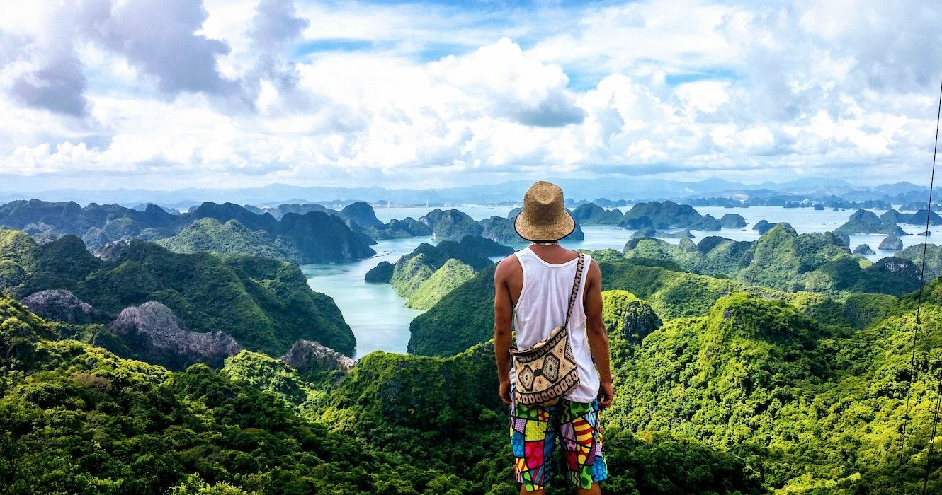 Man standing over Hạ Long Bay, Vietnam