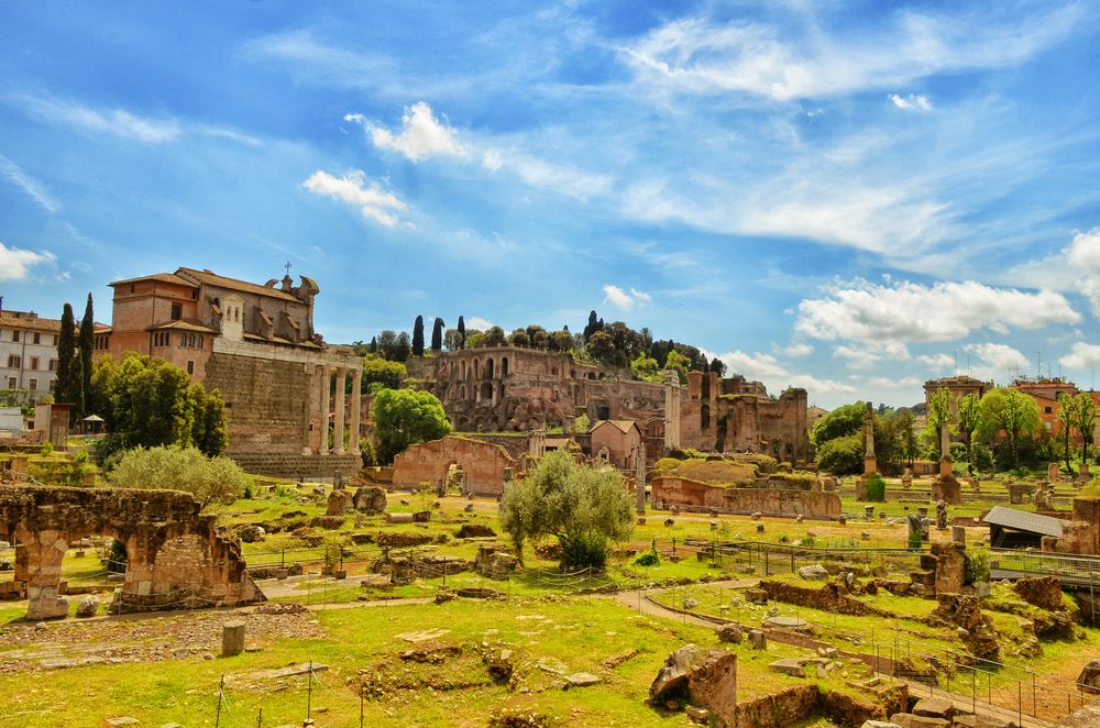 These Are The Seven Hills Of Rome (& Their Ruins You Can Visit)