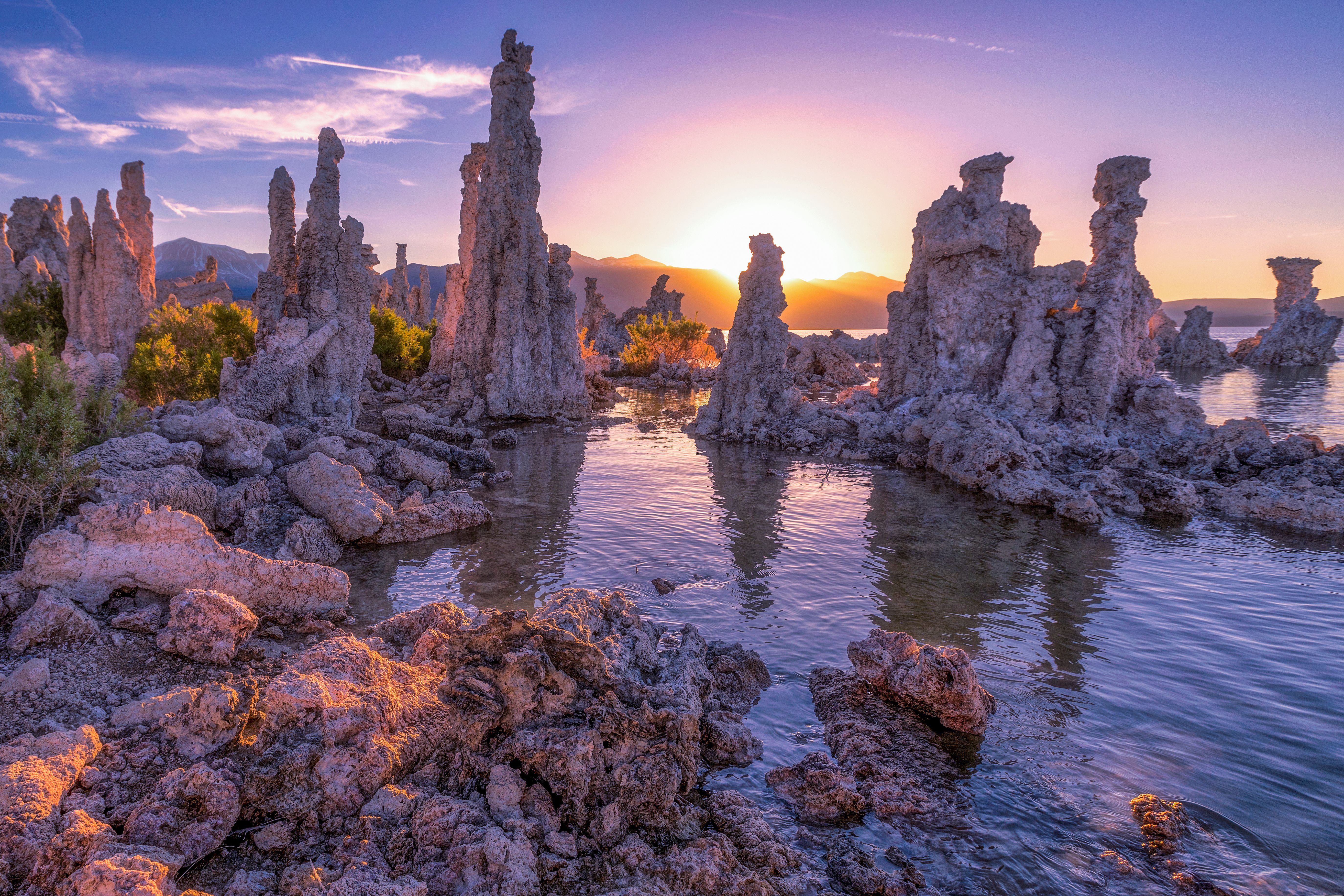 Tufa rock formation, Mono Lake, California