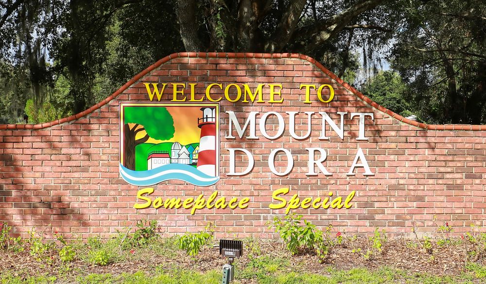 A welcome sign in Mount Dora, Florida, United States