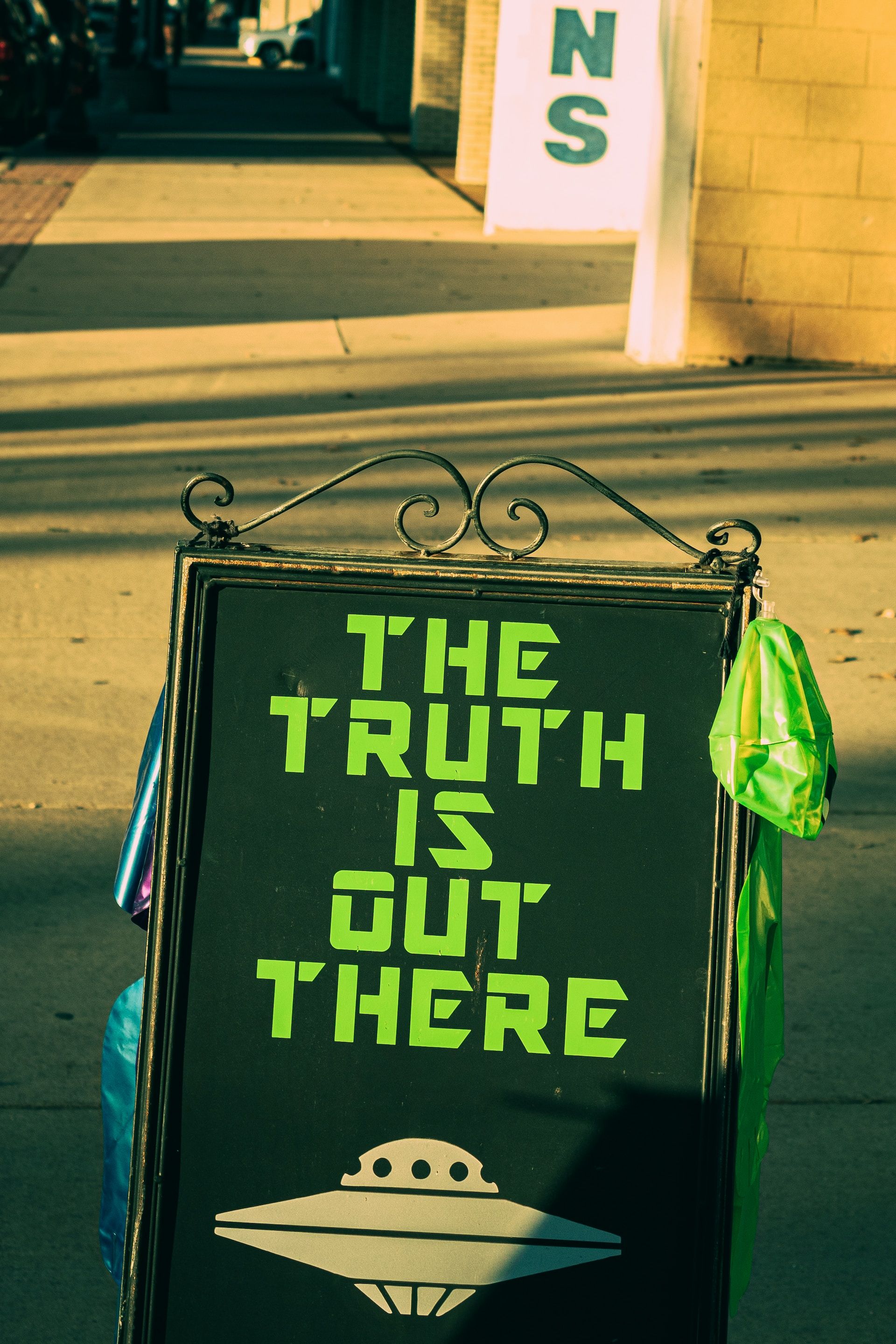 The Truth Is Out There sign in Roswell NM