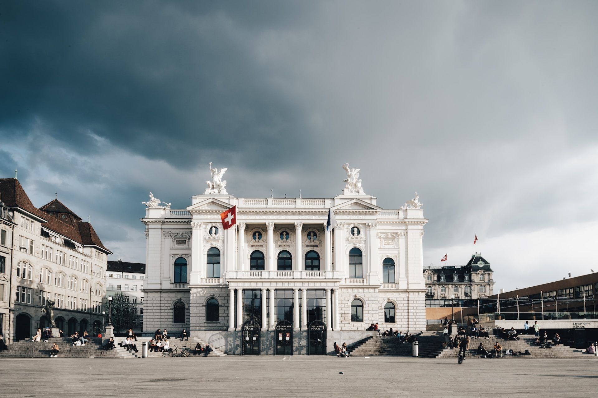 9 Things To Do In Zürich: Complete Guide To Switzerland's Vibrant Hub 