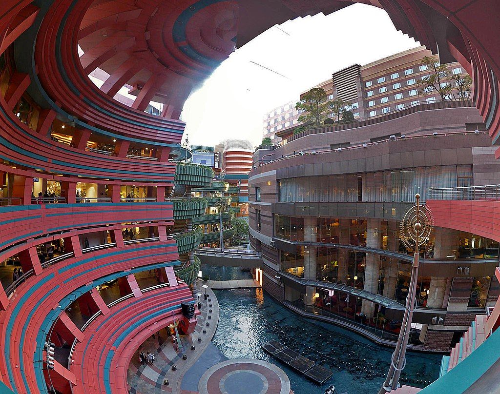 FUKUOKA TRAVEL GUIDE visual data 3