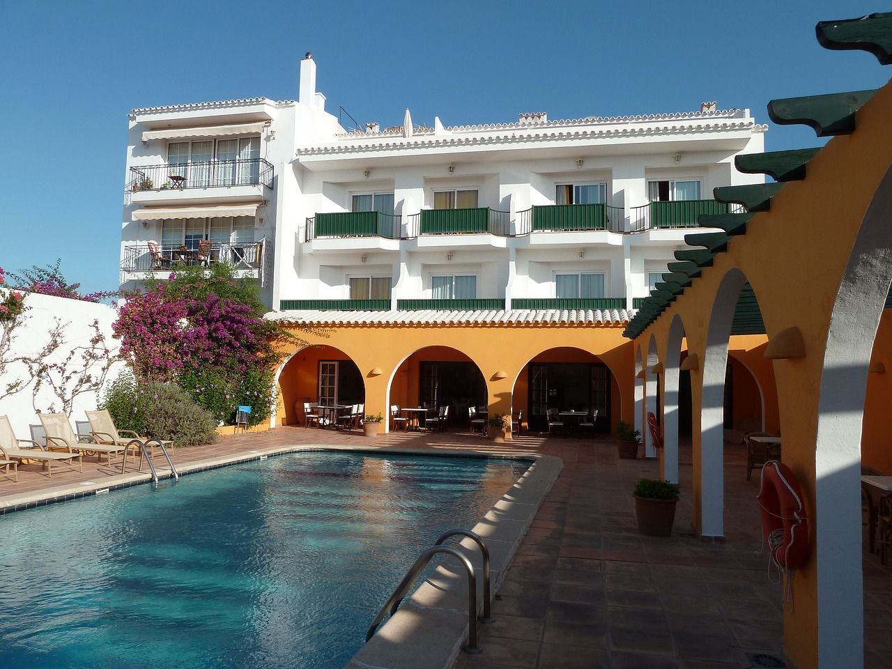 hotel mas barato menorca