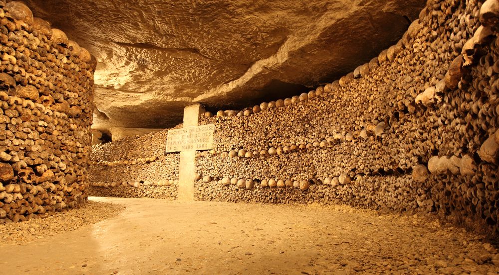 paris catacombs illegal tour