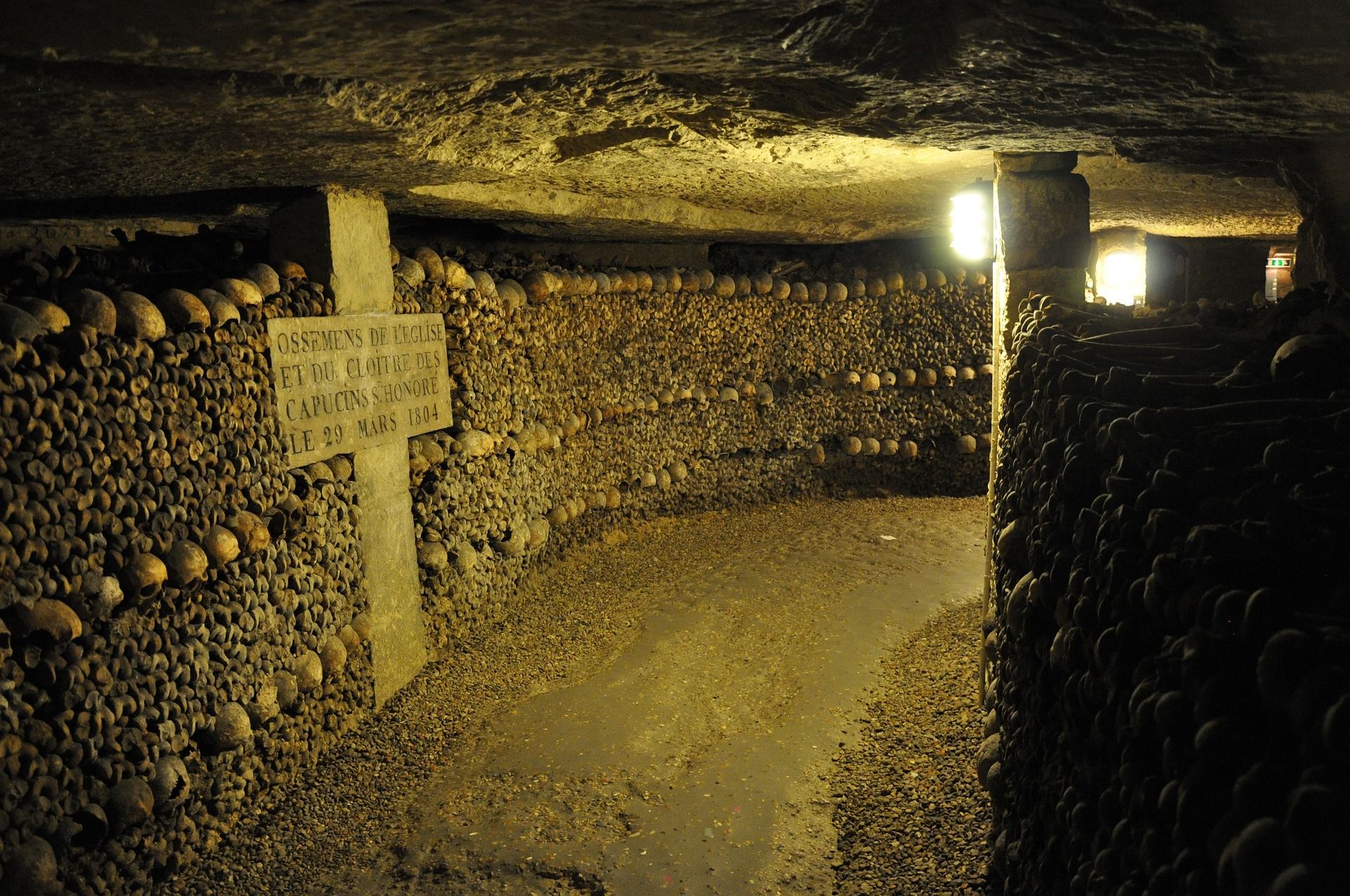 A tunnel inside Paris catacombs