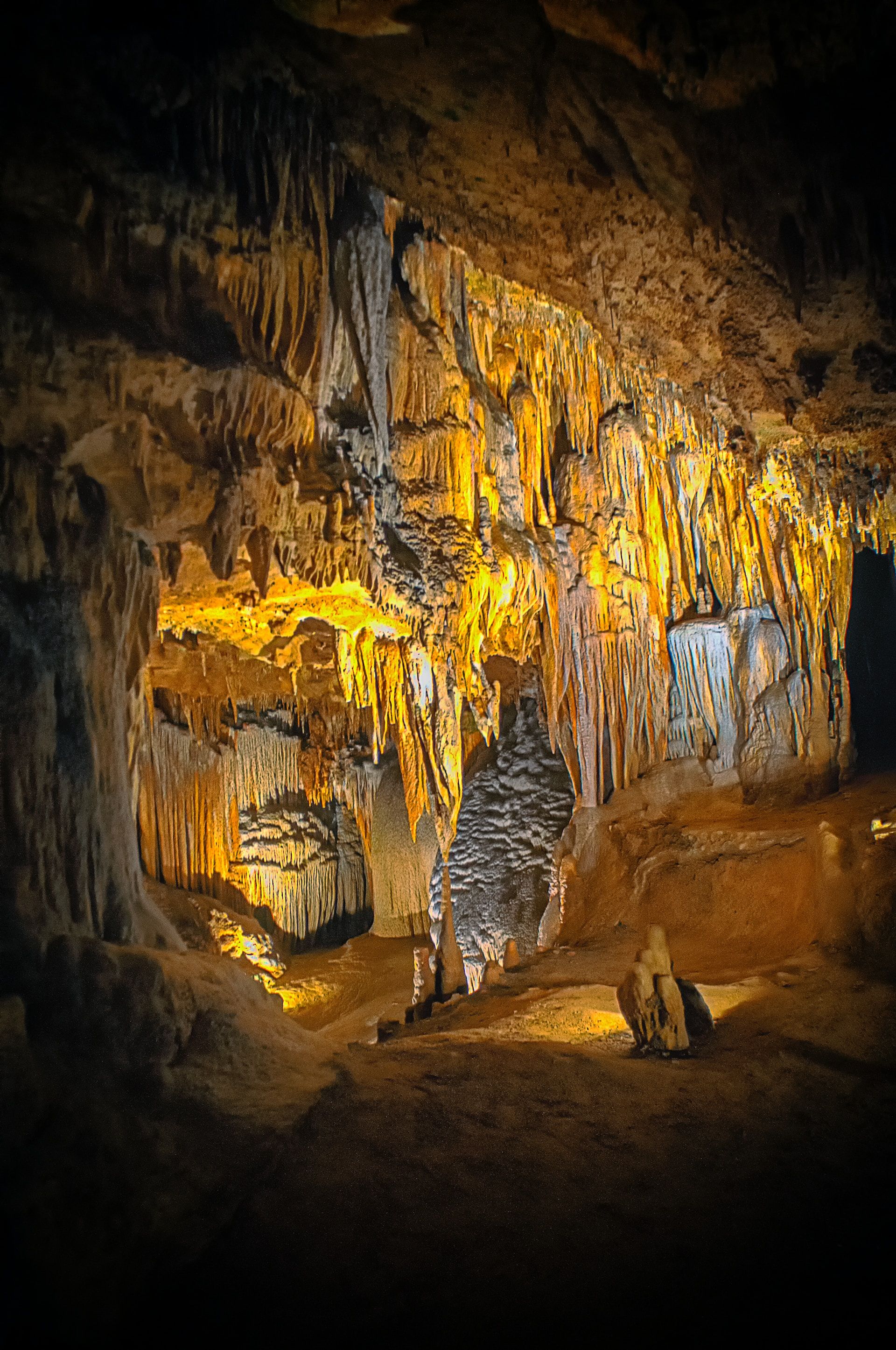 Other-worldy stalactites in Luray Caverns