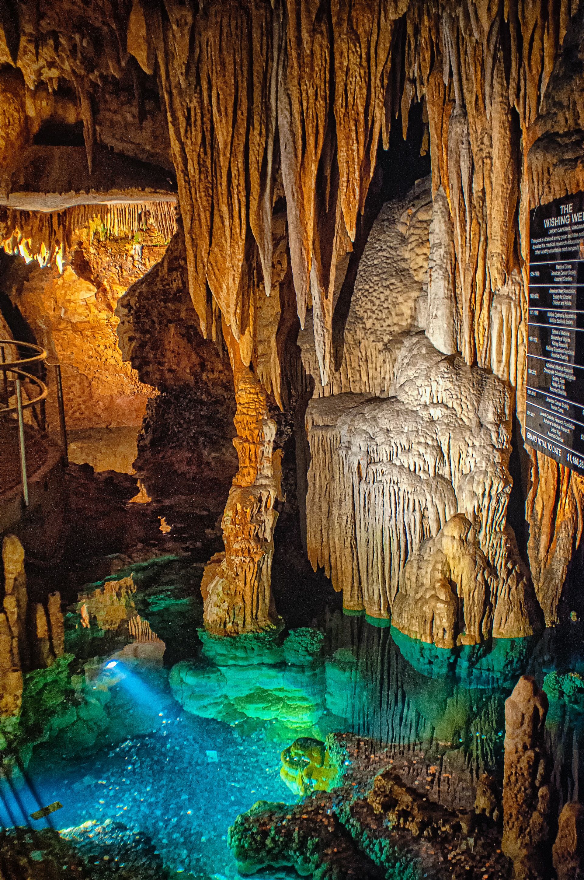 The wishing well in Luray Caverns