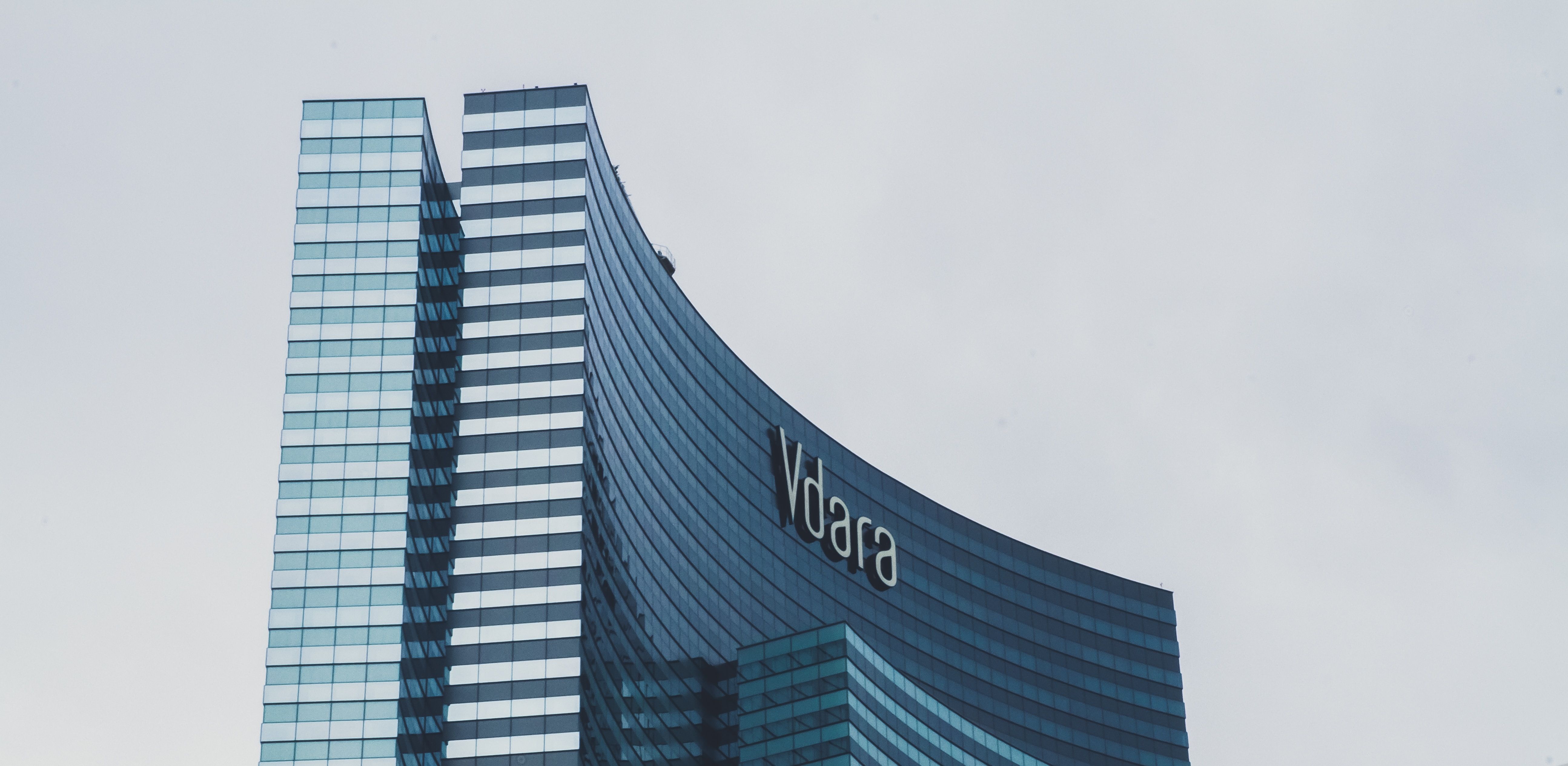 Vdara 10 Las Vegas Hotels On The Strip To Make Your Heart Skip A Beat