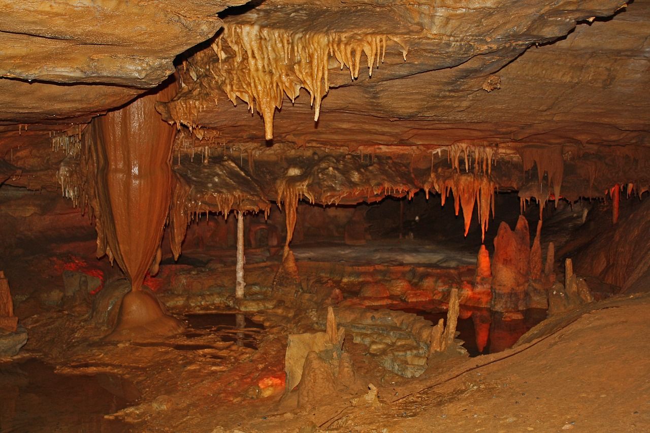 The Caverns, Grundy County