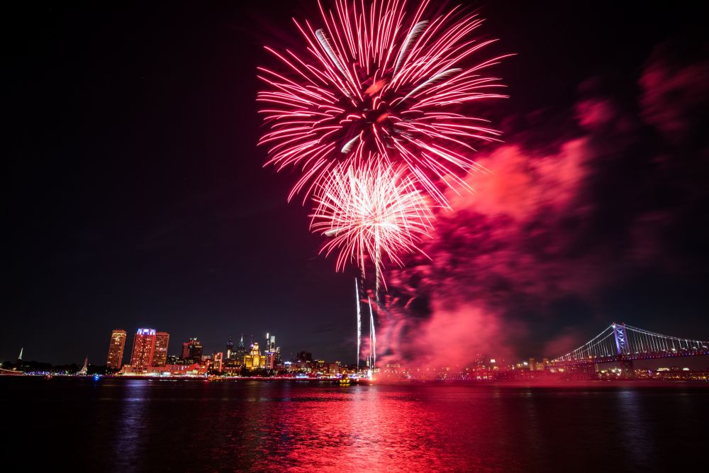 The July 4th firework over Delaware River with Philadelphia skylines