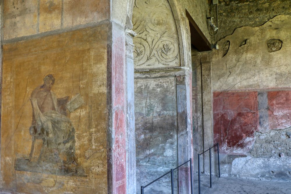 保存状態の良いローマ時代のポンペイの別荘でオデュッセイアとイリアス(トロイ)のフレスコ画を鑑賞 - 世界の顔