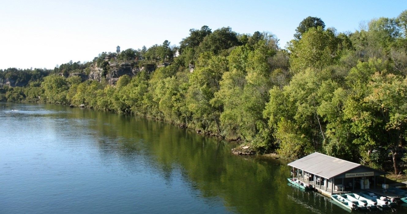 This Abandoned Arkansas Town Has A History (& A Spooky Story)