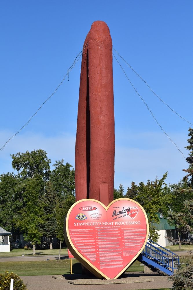 These Are The Quirkiest Landmarks In Canada (That Are Worth A Road Trip)