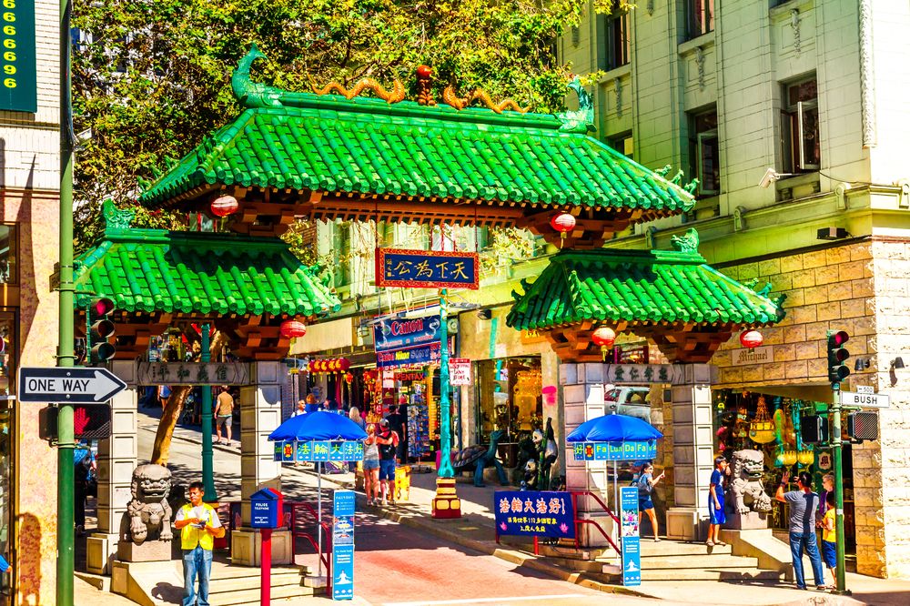 Dragons Gate on Grant Avenue at Bush Street in Chinatown, San Francisco, California, USA