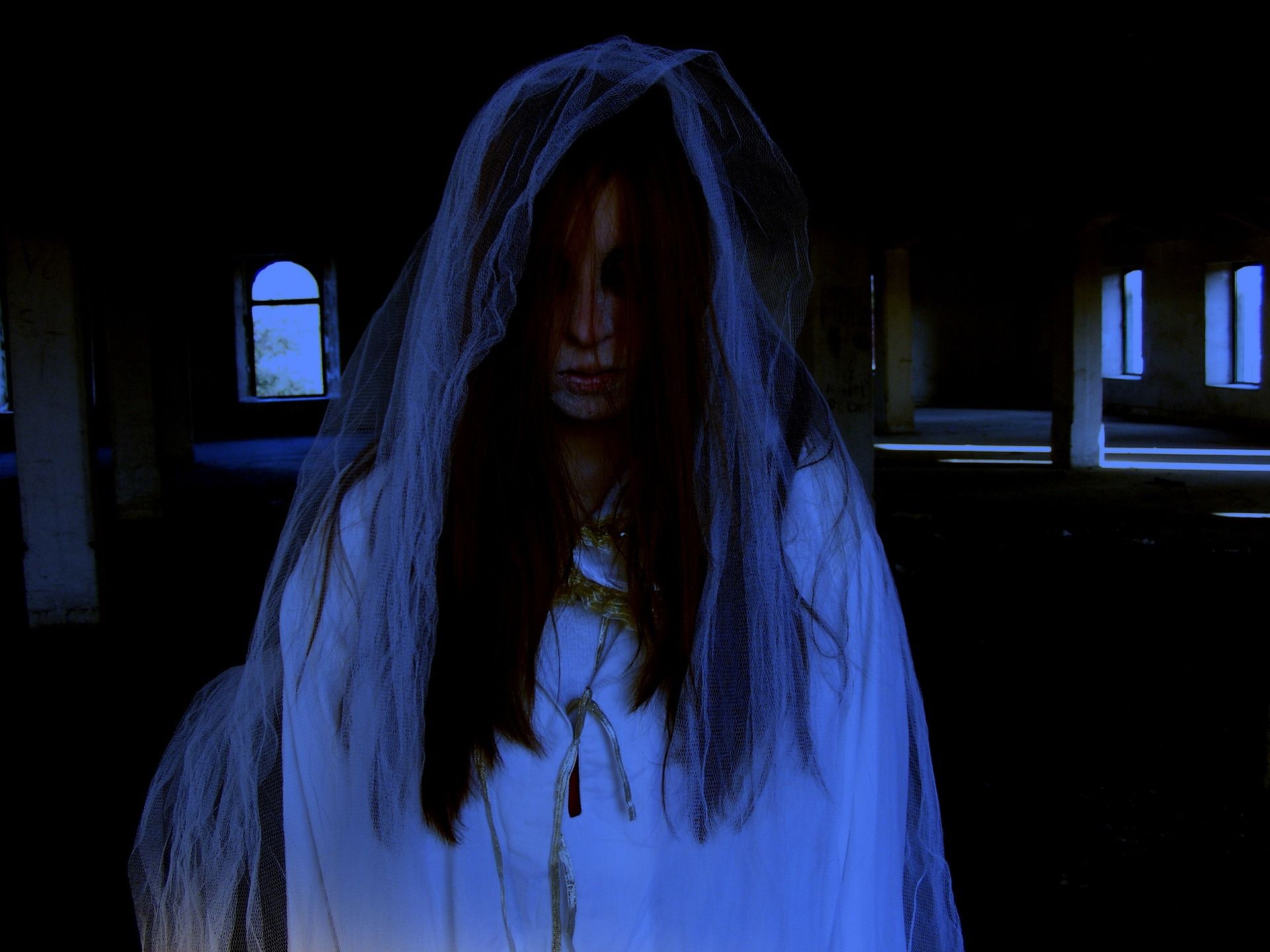 Ghost of a lady in a white gown