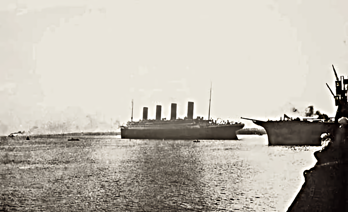 Titanic_leaving_port_Southampton
