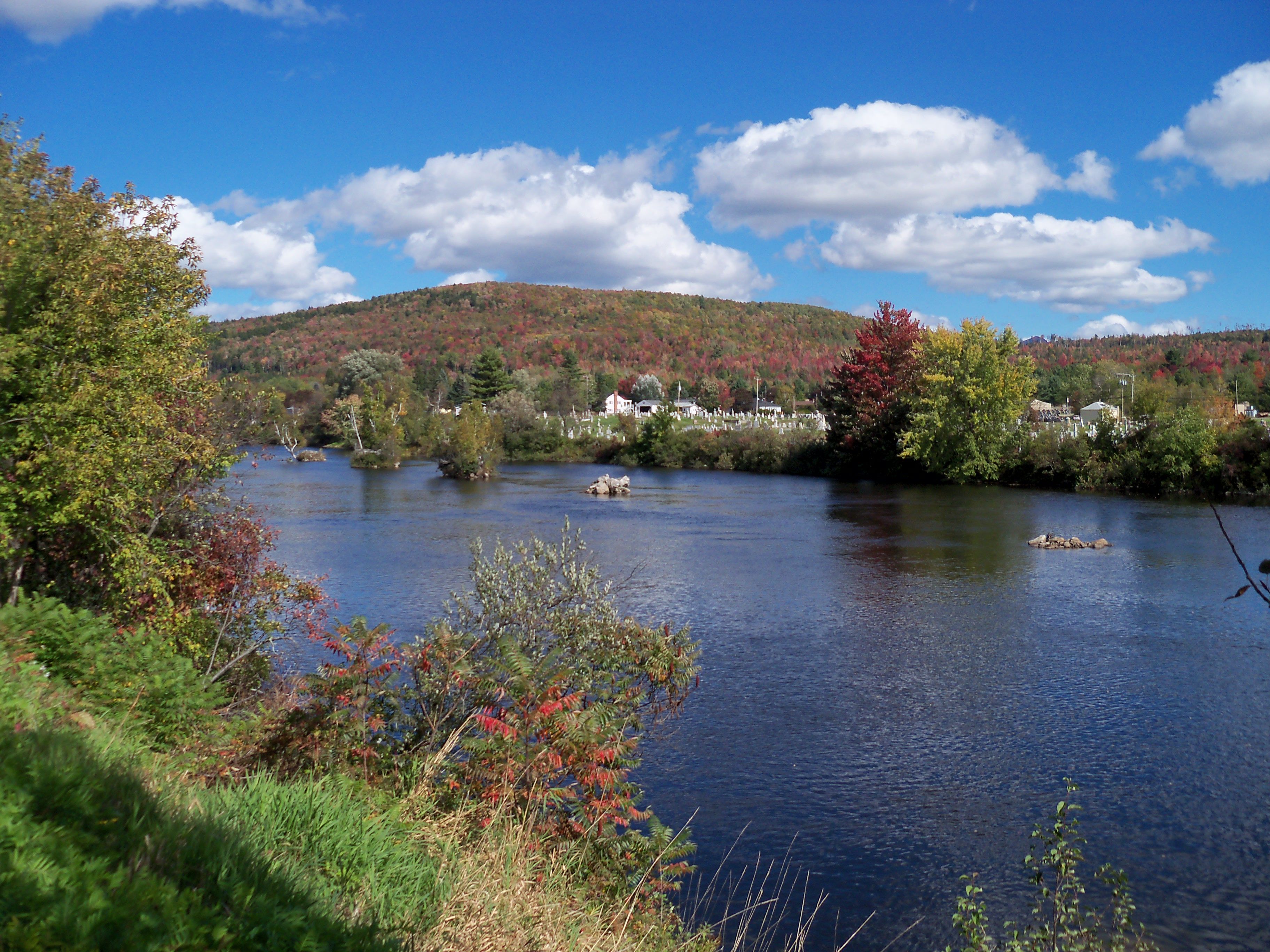 10 State Park Trails In New Hampshire That Are Perfect For Winter Hikers