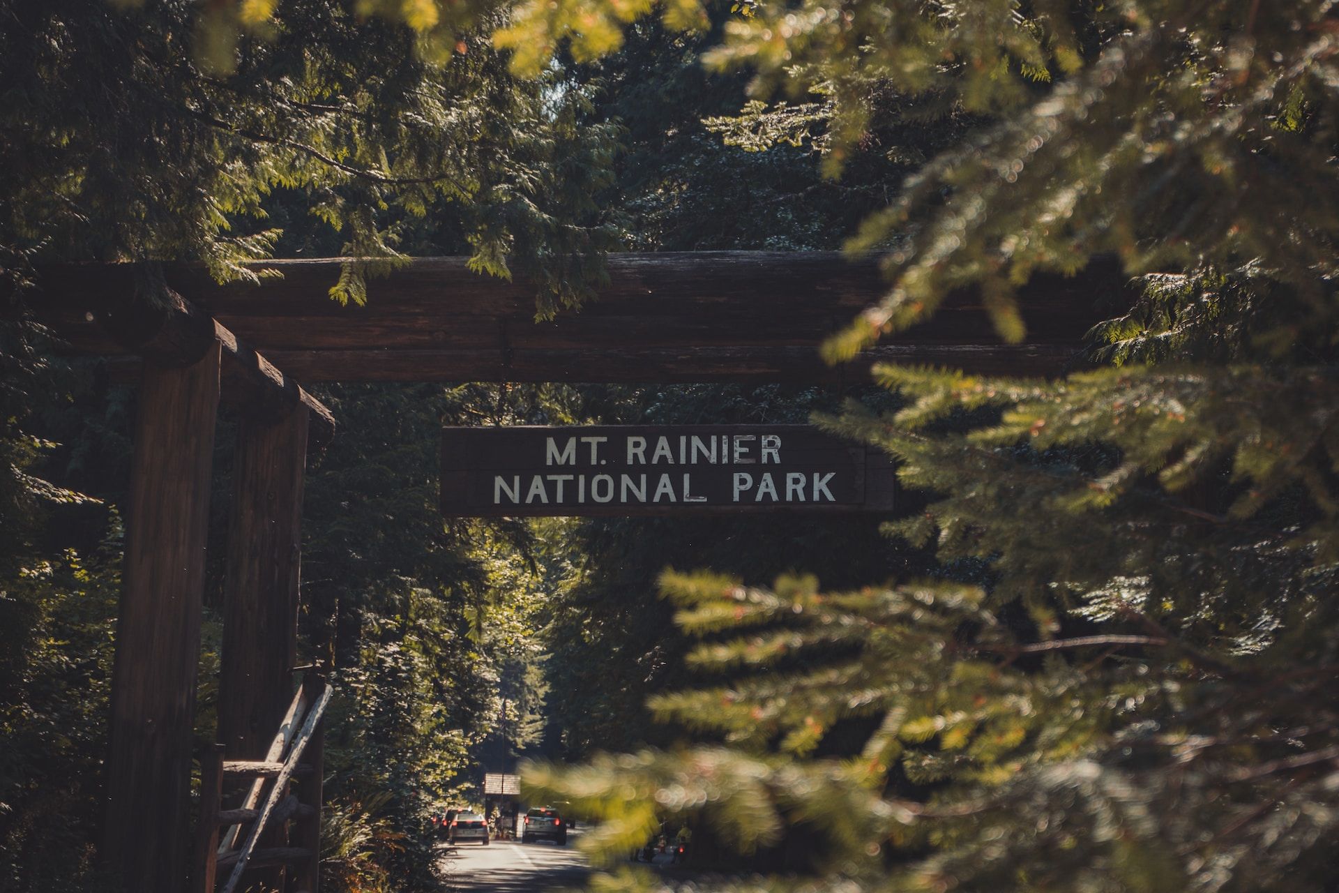 A sign for Mt Rainier National Park