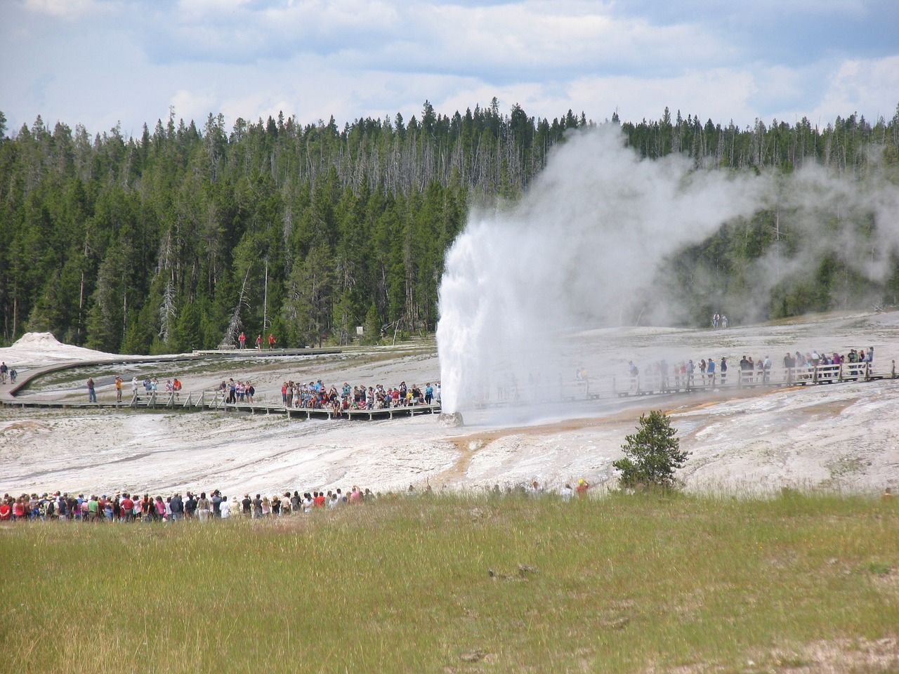 10 Best Geysers & Other Hydrothermal Attractions Worth Seeing In
