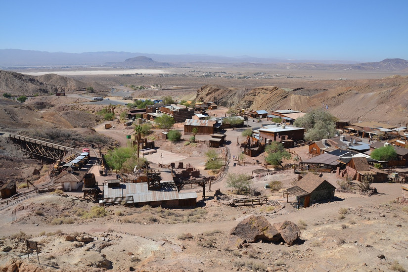 A sweeping view of Calico Ghost Town's abandoned buildings