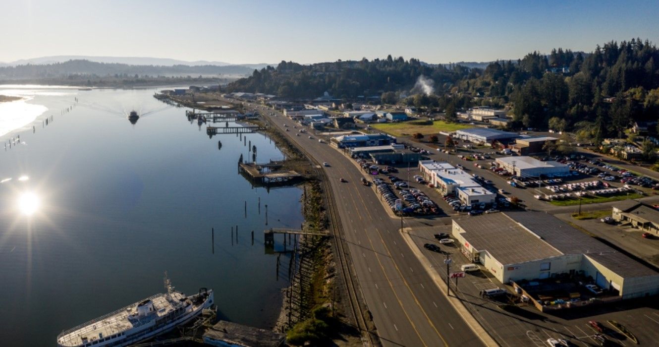 10 Hotels In Coos Bay, Oregon To Stay At This Fall And Savor The Season