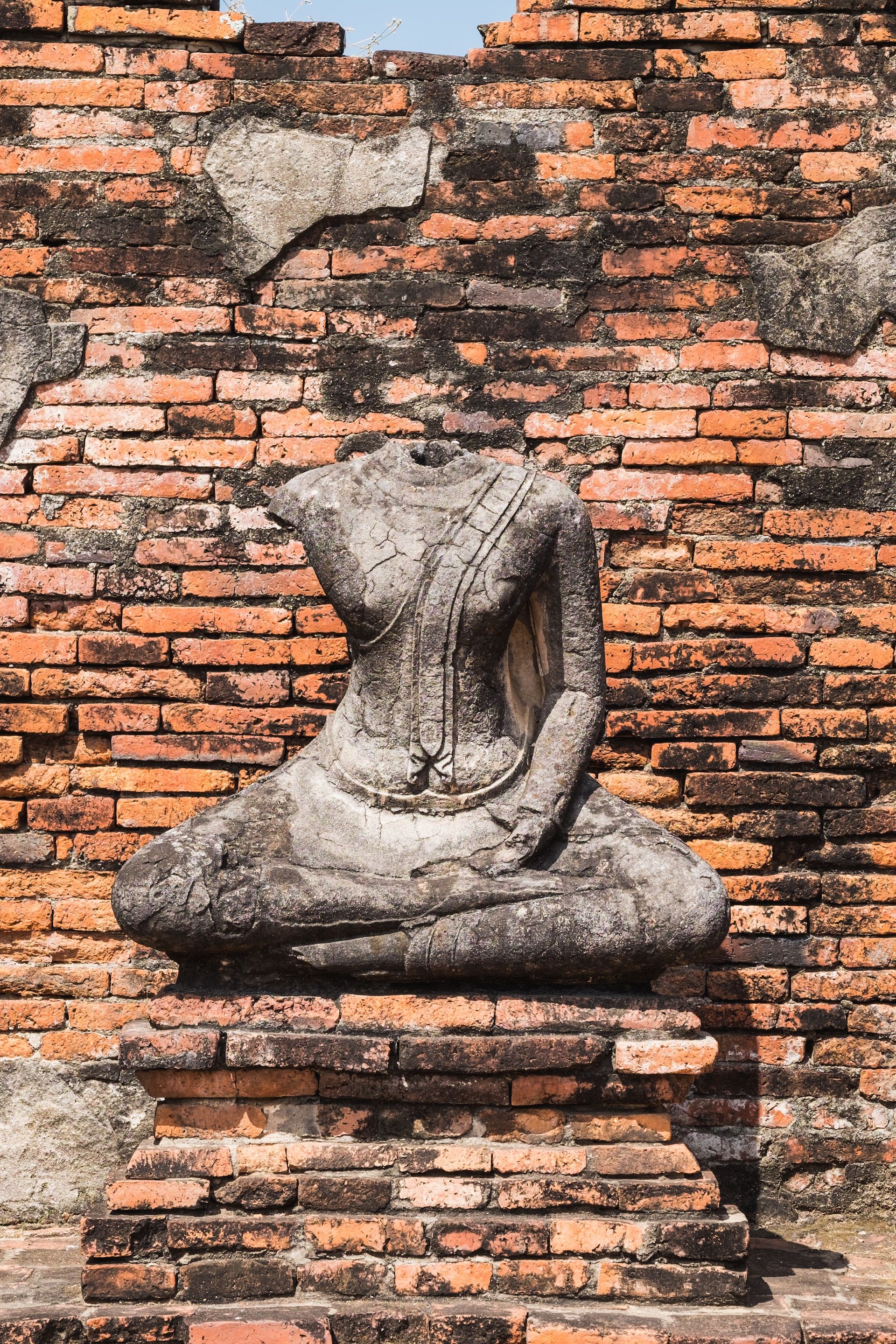 Headless statue at Wat Chaiwatthanaram