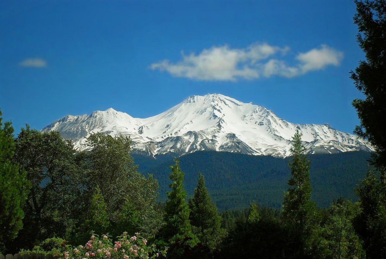 An Image of Mount Shasta