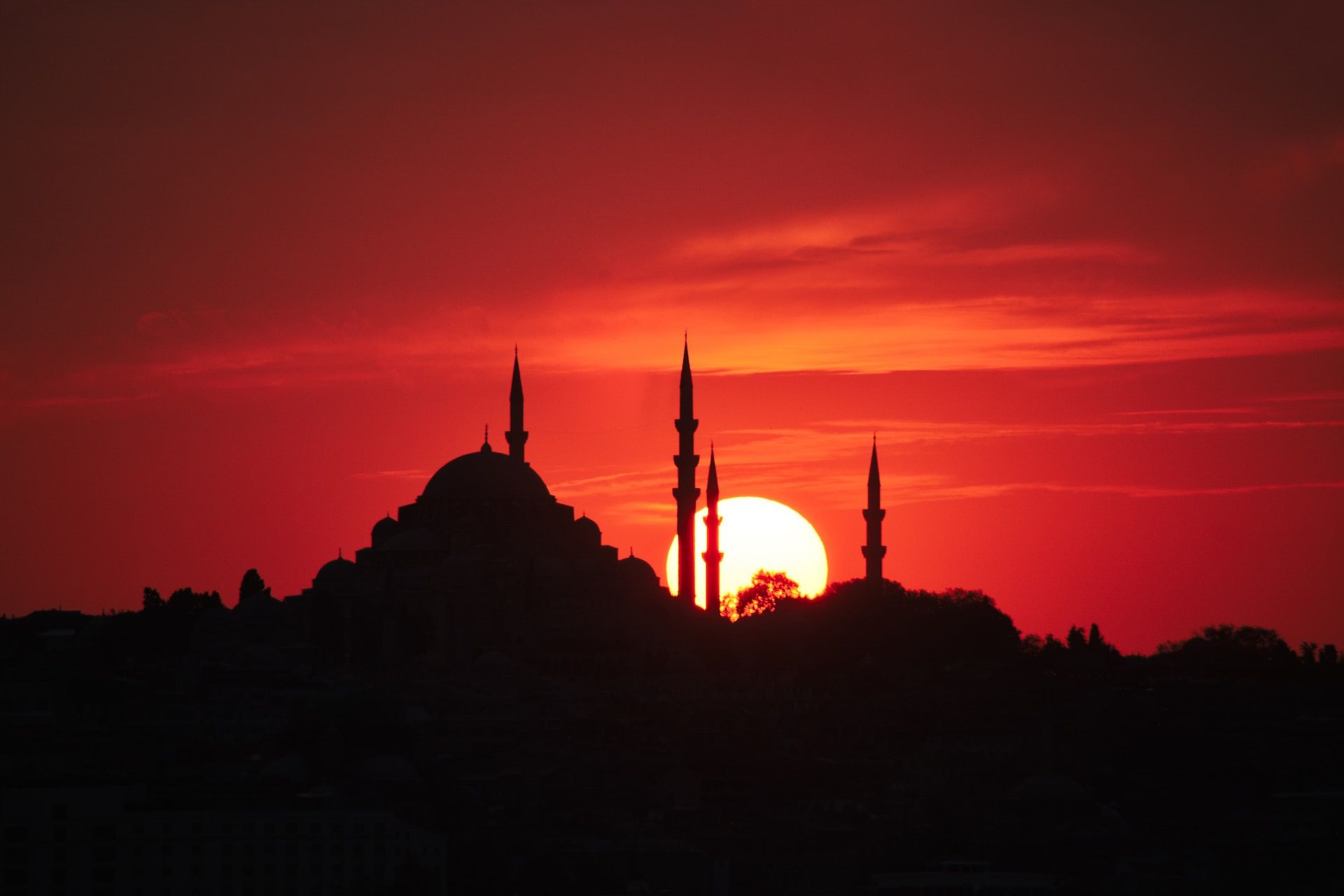 Sunset in front of the Hagia Sofia, Istanbul, Turkey