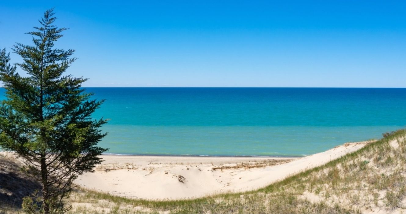  Views of Lake Michigan and the sand dunes of Indiana Dunes National Park, Indiana, USA