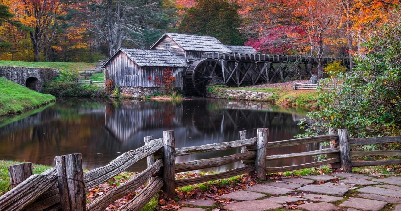 Autumn fall foliage at Mabry Mill on the Blue Ridge Parkway in Virginia, USA