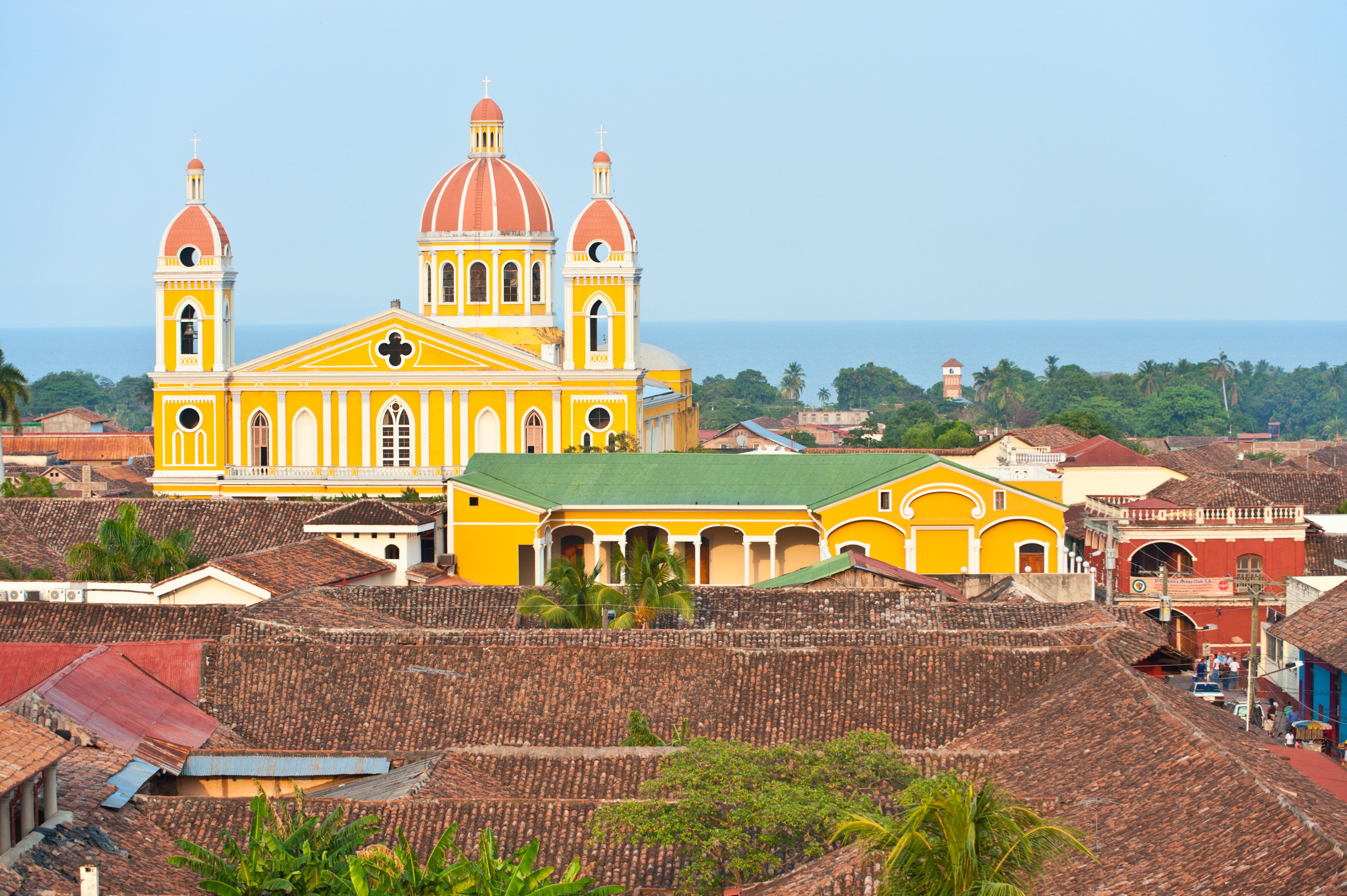 Cathédrale de Grenade et lac Nicaragua 