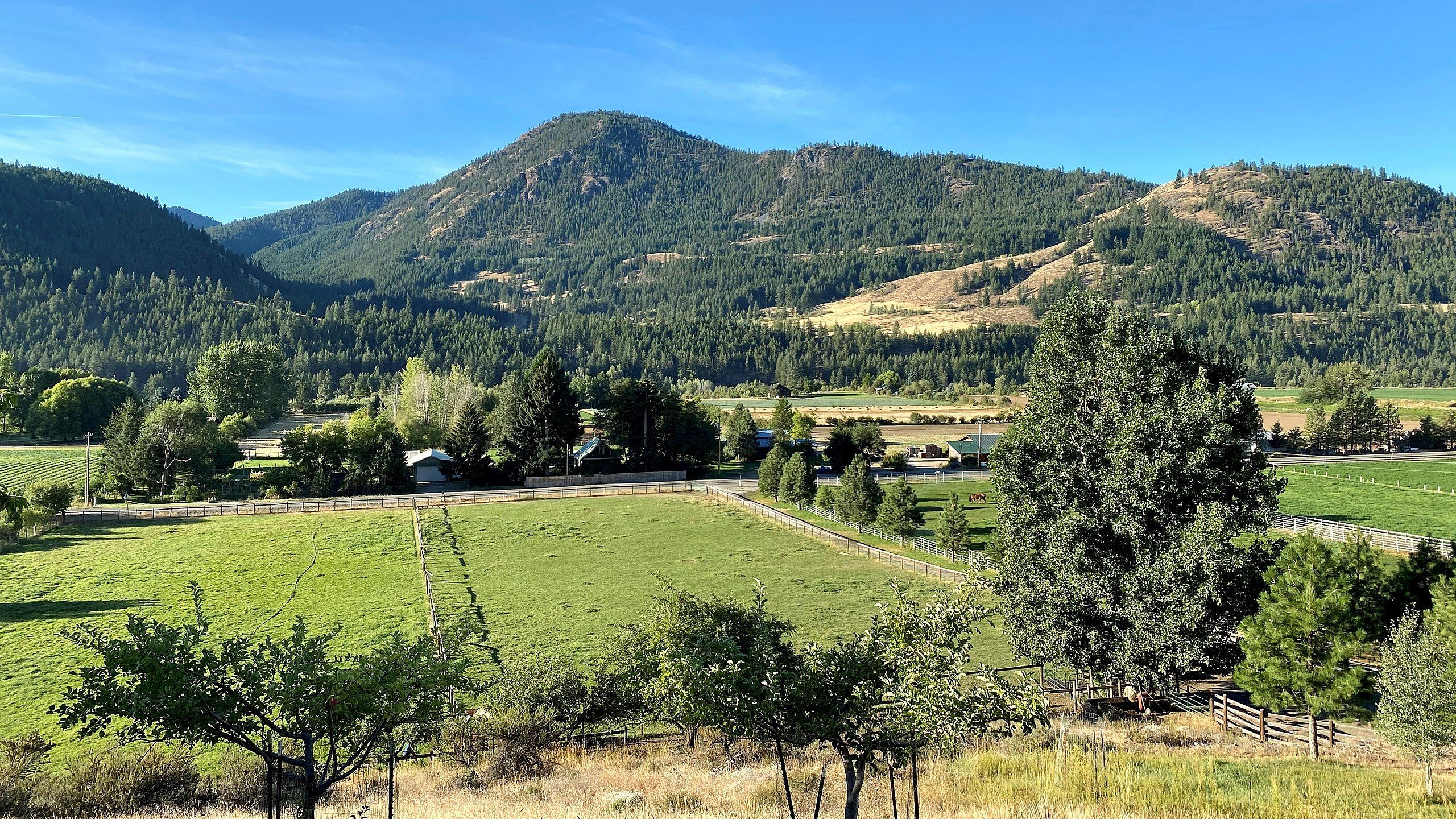 10 Most Scenic Fall Hikes In Washington State