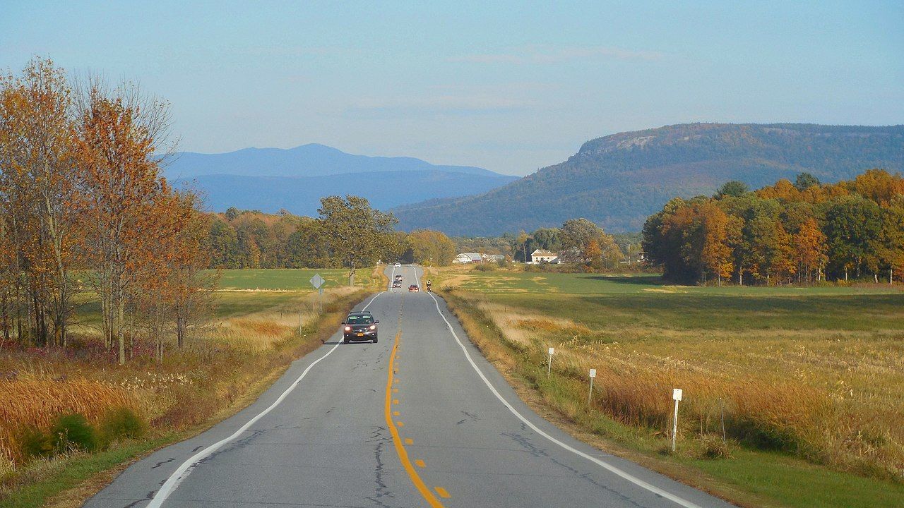 10 Perfect Fall Foliage Hikes To Take In Vermont