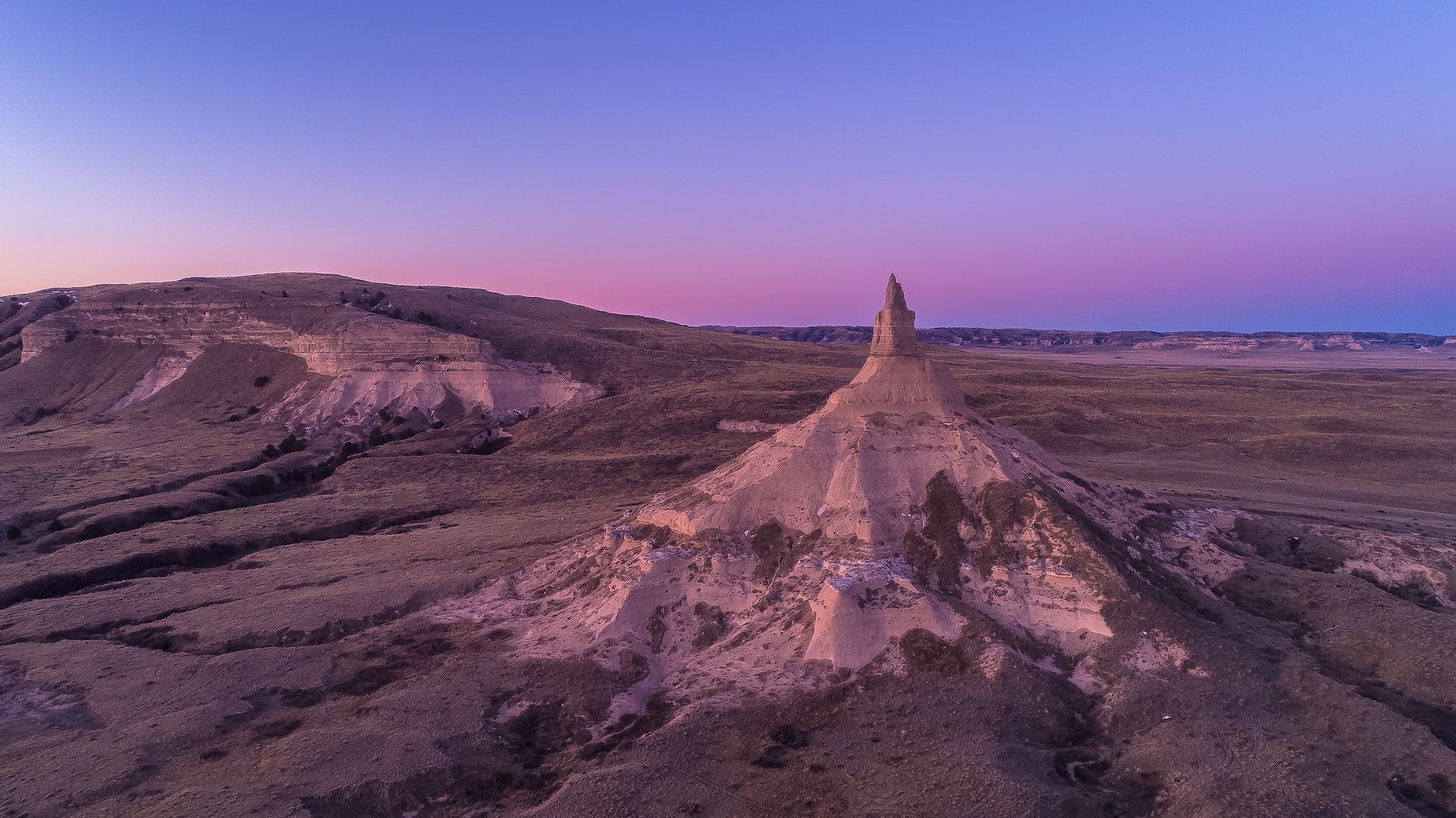 Chimney Rock Is One Of Nebraska's Most Beautiful Landmarks (& This Is