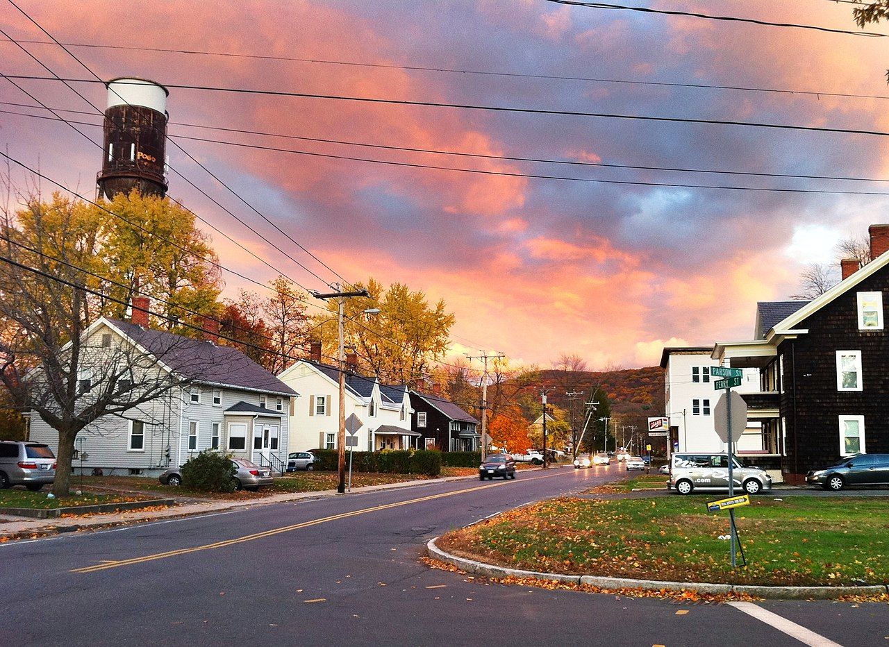 10 Of The Least-Crowded Towns To Visit In Massachusetts To See Fall Foliage