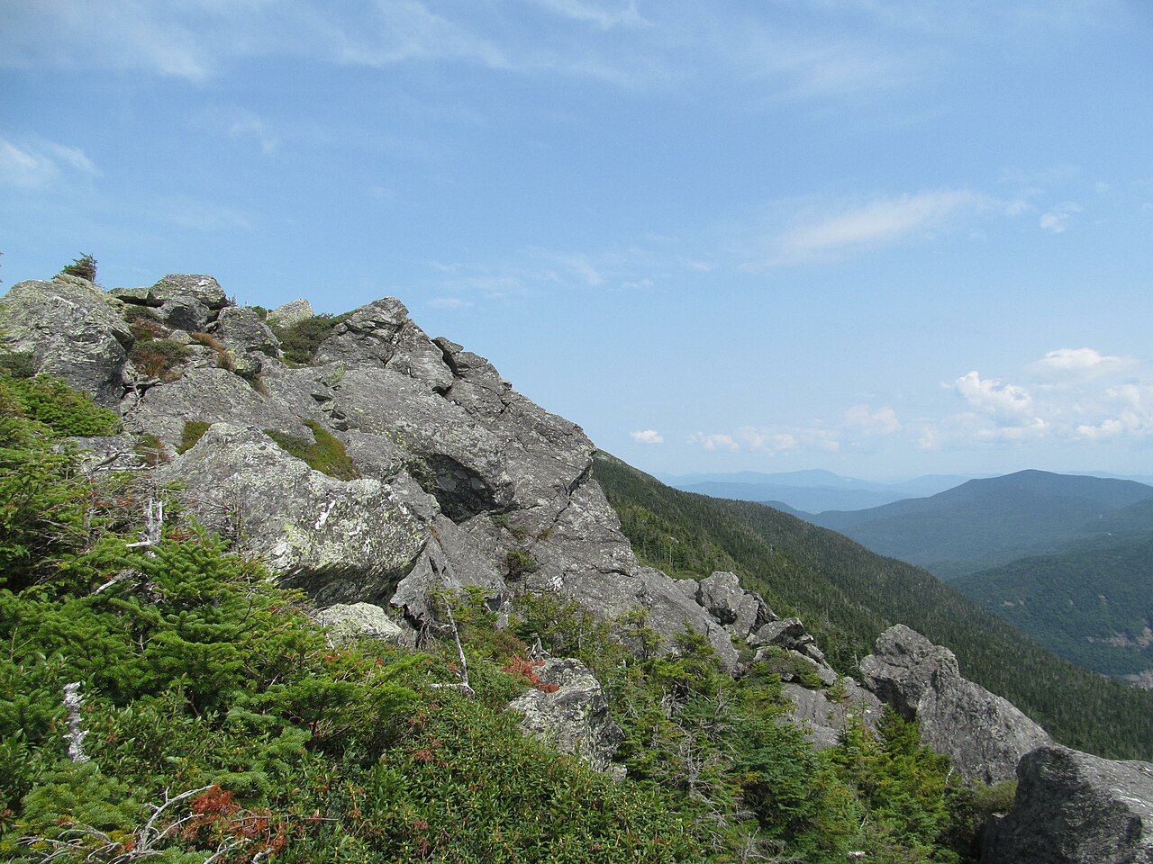 10 Perfect Fall Foliage Hikes To Take In Vermont