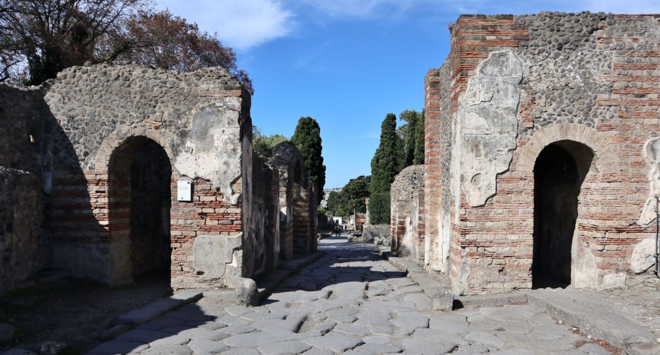 See Thousands Of Ballista Shots At Pompeii's Herculaneum Gate From When Rome Captured The City