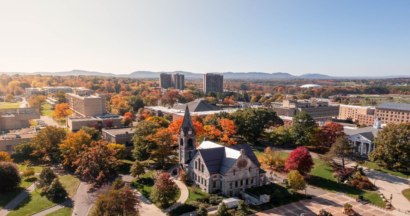 10 Cozy College Towns In New England That Feel Like A Storybook Setting