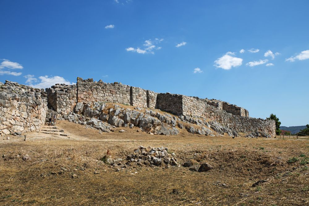 Discover The Ancient Acropolis Of Mycenae: Perhaps The Largest City Of ...